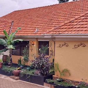 Naalya Motel Kampala Exterior photo