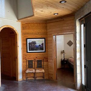 Mountain Laurel Lodge Concan Exterior photo