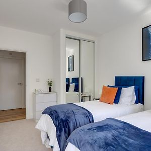 Stevenage Luxury 1 Bed Apartment Sleeps 4 Wifi Free Parking Secure By Jm Short Lets Exterior photo