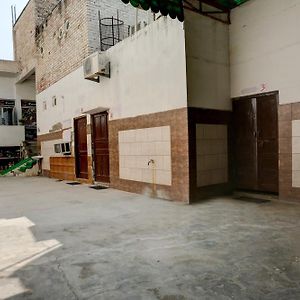 Spot On Hotel Milan And Marriage Palace Jind Exterior photo