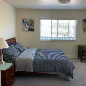 Spacious And Bright Queen Bed Room With Private Bathroom Richmond Exterior photo