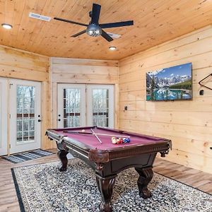 Stunning Sevierville Cabin: Hot Tub W/ View Exterior photo