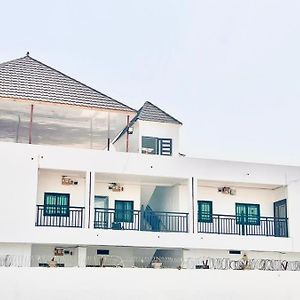 Ej Guest House Banjul Exterior photo