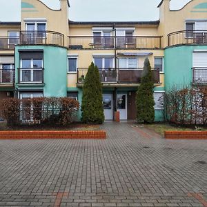 Apartamento Dwupoziomowy Apartament Zmigrodzka Z Tarasem W Poznaniu By Renters Exterior photo