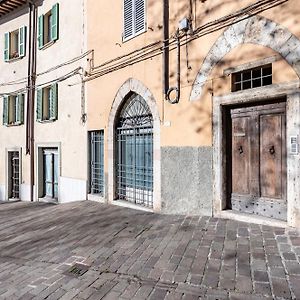 Urban Oasis: Central Apartment With Garden Perugia Exterior photo