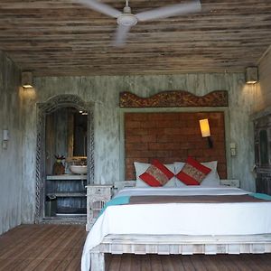 Dewa Jati House Bed and Breakfast Penginyahan Exterior photo