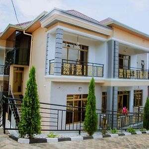 Luxury Abode Bed and Breakfast Kigali Exterior photo