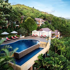 Victoria Cliff Hotel & Resort, Kawthaung Exterior photo