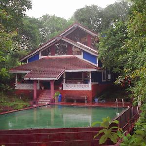Mae Terra - 4Bhk Villa With Infinity Pool On Chorao Island Goa Vieja Exterior photo