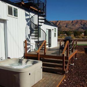 New Nook Tiny Home With Deck Firepit Skylights Apple Valley Exterior photo