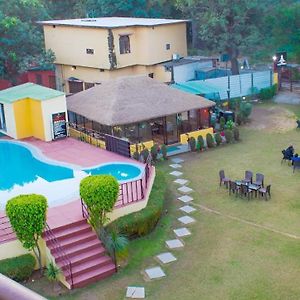 Mannat Corbett Resort Rāmnagar Exterior photo