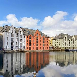 1 Bedroom Amazing Apartment In Ålesund Exterior photo