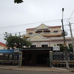 Oudom Sambath Hotel & Restaurant Kratié Exterior photo