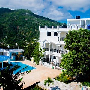 J&G Villa Hotel Cabo Haitiano Exterior photo