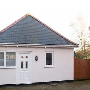 Colchester Town, Modern, Detached, Guest House Exterior photo