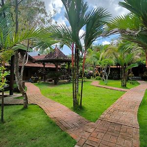 Villa Setumbu Powered By Cocotel Magelang Exterior photo