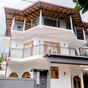 Wit'S End Vacation Home - Galle Exterior photo