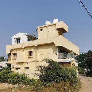 Apartamento Chairosana Comfort Bhubaneswar Exterior photo