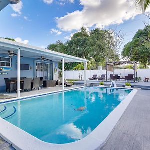 Sun-Soaked Lauderdale Lakes Home With Private Pool! Exterior photo