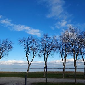 Chambres Chez L'Habitant Pauillac Exterior photo