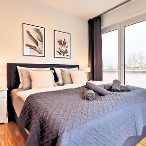 Apartamento Fynbos City Penthouse, Dachterrasse, Design-Kueche, Parkplatz Straubing Exterior photo