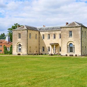 Hitchin Priory Hotel Exterior photo