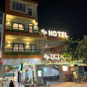 Hotel Khach San Ziczac Kontum Kon Tum Exterior photo