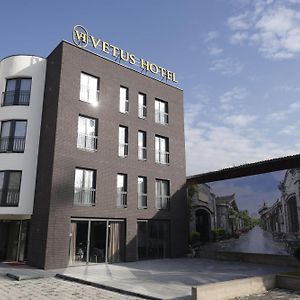 Vetus Hotel Pristina Exterior photo