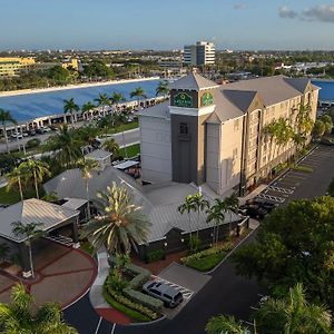 La Quinta By Wyndham Miami Airport West Hotel Exterior photo