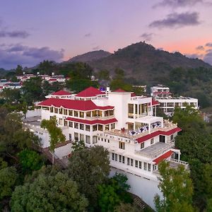 Hotel Sterling Mount Abu Exterior photo