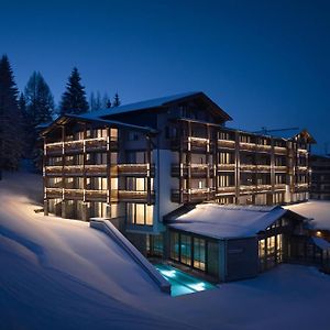 Hotel Wulfenia 4S - Adults Only Sonnenalpe Nassfeld Exterior photo