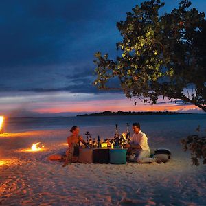 Hotel You & Me Maldives Muravandhoo Exterior photo