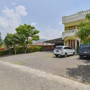 Hotel Reddoorz At Pondok Winagung Ciwidey Exterior photo