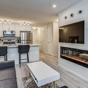 Cozy New Suite In Seton, South YYC Exterior photo