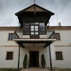 Casa Rural Palacio Conde De Aldana Con Piscina Entre Encinares Y Dehesas Terradillos Exterior photo