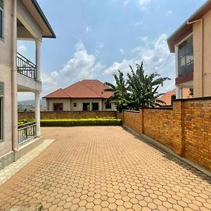 Room In House - Spacious Double Room Muhazi Myplace Kigali Exterior photo