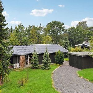 Cozy Home In Frvang With Kitchen Fårvang Exterior photo