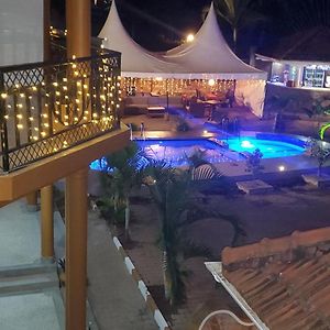 Mowicribs Hotel And Spa Entebbe Exterior photo