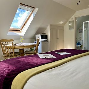 Priors Oak - A Cosy Studio With Countryside Views In Dorset Bed and Breakfast Stalbridge Exterior photo