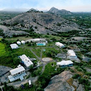 Hotel Clarks Safari Jawai Jawai Bandh Exterior photo