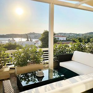 Blue Bay Vouliagmeni Luxury Apartment Atenas Exterior photo