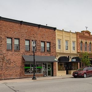 The Green Heart Inn Kingsville Exterior photo