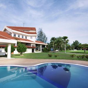 Kuala Terengganu Golf Resort by Ancasa Hoteles y Resorts Exterior photo