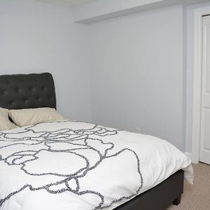 Beautiful 2 Bedroom Place In Surrey/Langley Exterior photo