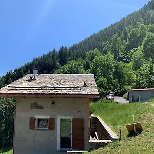 Apartamento Agriturismo Mondolegro - Chiesa In Valmalenco Torre di Santa Maria Exterior photo