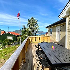 Apartamento Familyfriendly-Modern, In The Fishingtown Stamsund, With Sauna And Jacuzzi Exterior photo