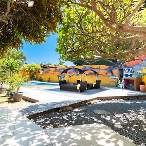 Maison D'Invites Dans Jardin Tropical Avec Piscine A Tahiti Atiue Exterior photo