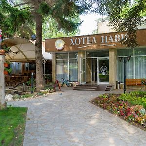 Hotel Navi Shabla Exterior photo