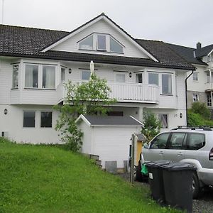Apartamento Sentralt Beliggende Leilighet Ved Fjellheisen - Tromsø Exterior photo