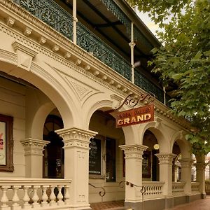 Hotel Yarra Valley Grand Yarra Glen Exterior photo